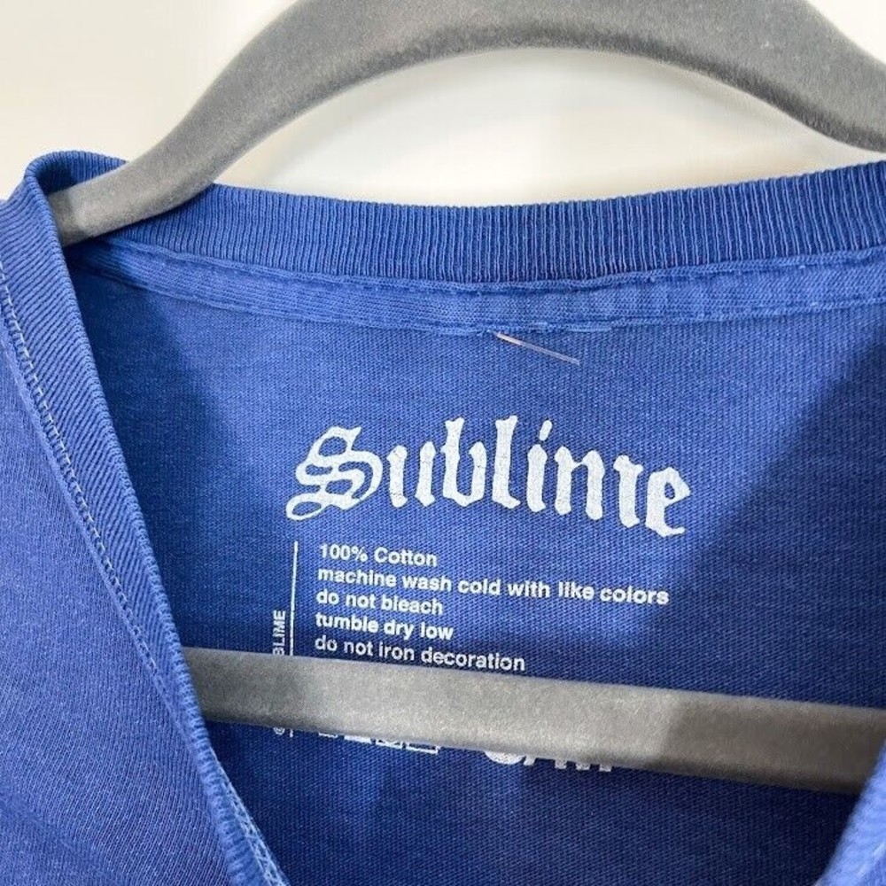 Urban Outfitters Sublime Long Beach Graphic Tee Womens Distressed Top Sz S/M NWT - Picture 4 of 7